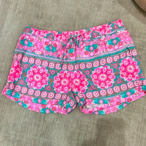 Authentic Vineyard vines women’s shorts - Picture 1 of 8